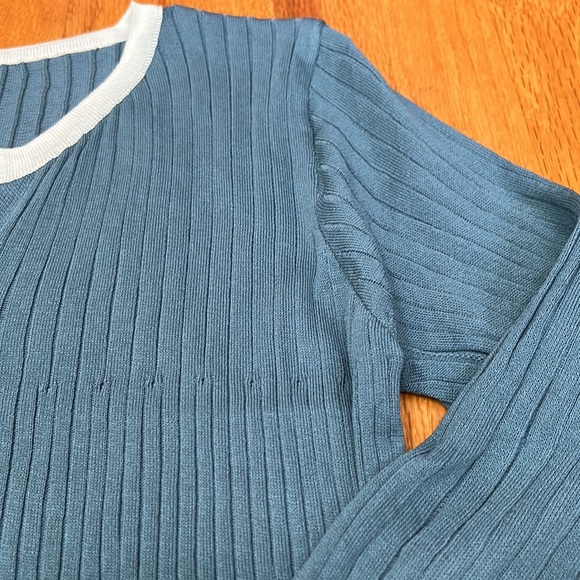 Women’s Tops Small Blue Long Sleeves sweater Knit new - Picture 6 of 6